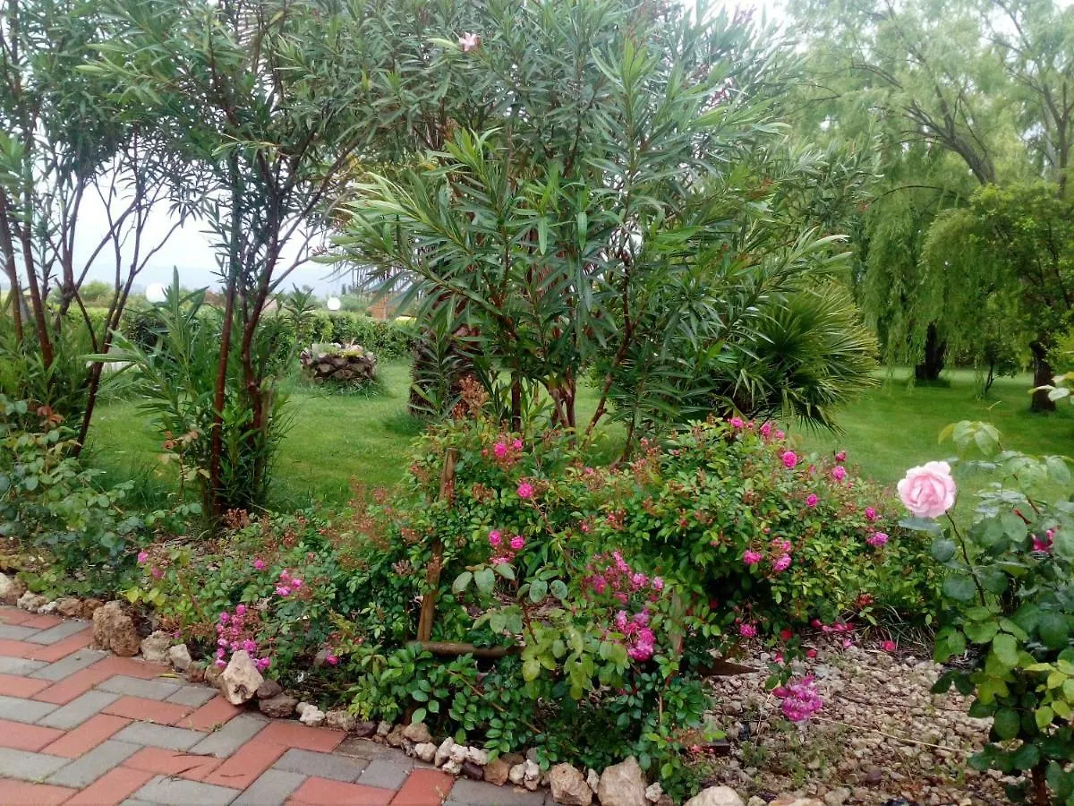 Il Giardino Delle Rose A Lejlighed Olmedo Italien